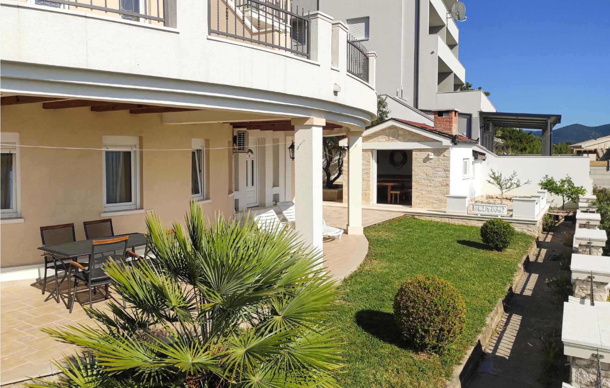 Lovely Apartment In Komarna With House Sea View Klek Eksteriør billede